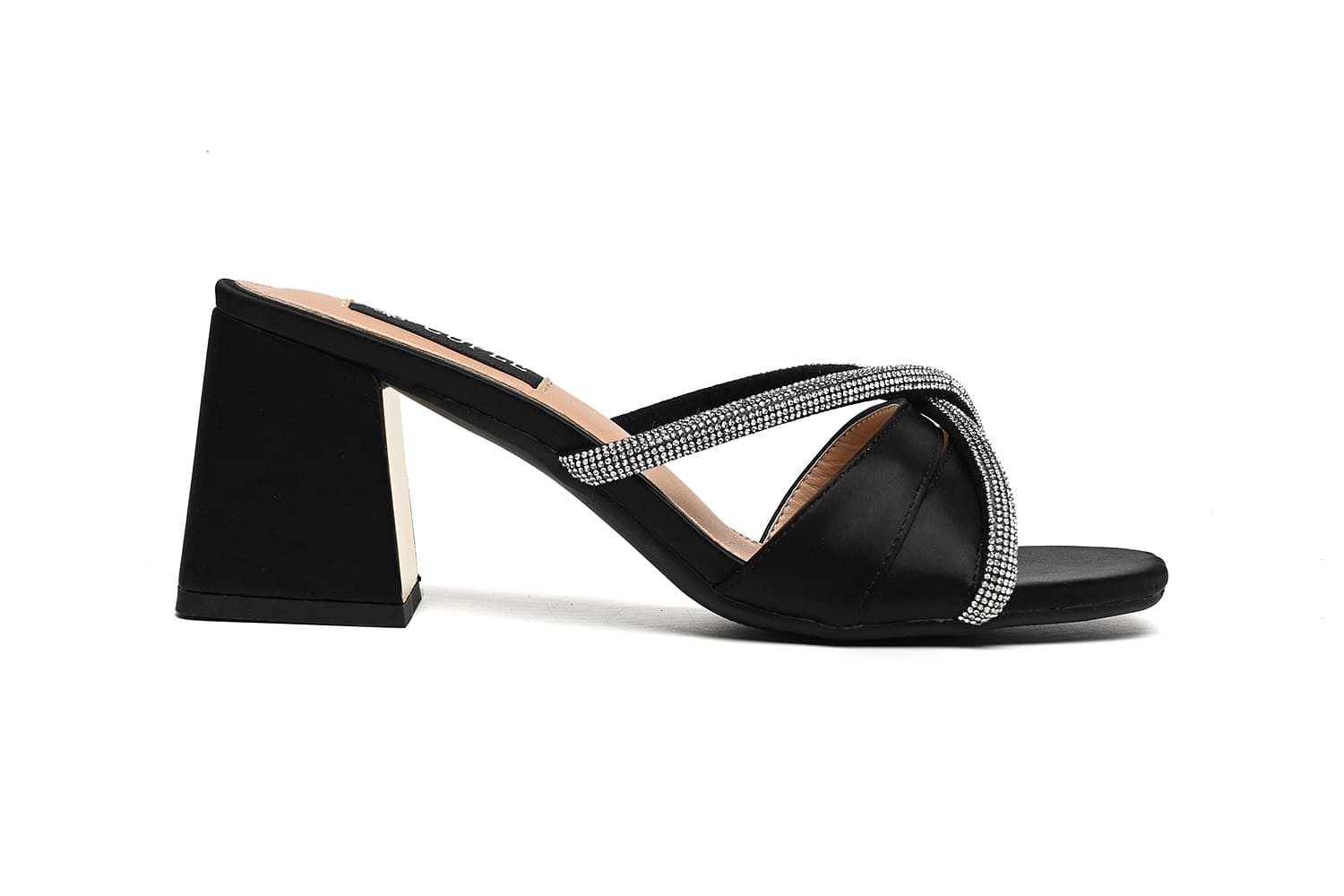 3294012black-cuple-saudi-arabia