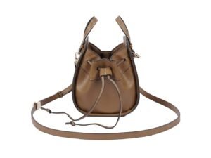 حقيبة فاخرة بتصميم أنيق