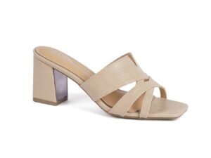 Heeled sandal with an elegant and modern design