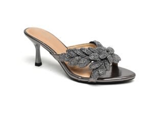 Modern sandals with elegant heels