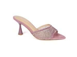 Modern sandals with elegant heels