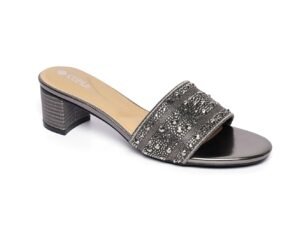 Modern sandals with elegant heels