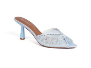 Modern sandals with elegant heels