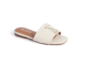 Girls' flats with an attractive shine