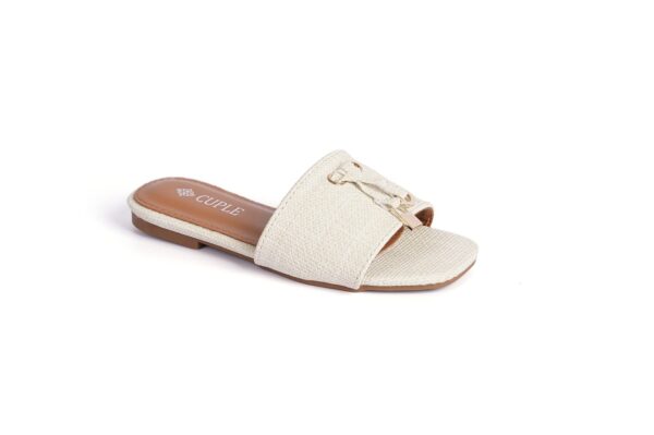 Girls' flats with an attractive shine
