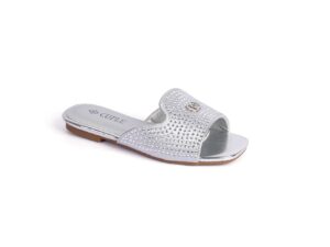 Girls' flats with an attractive shine