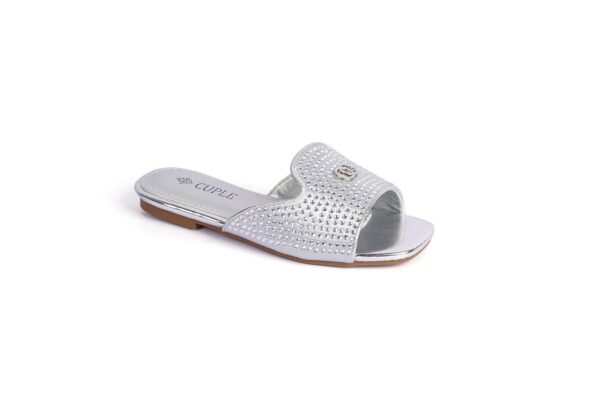Girls' flats with an attractive shine