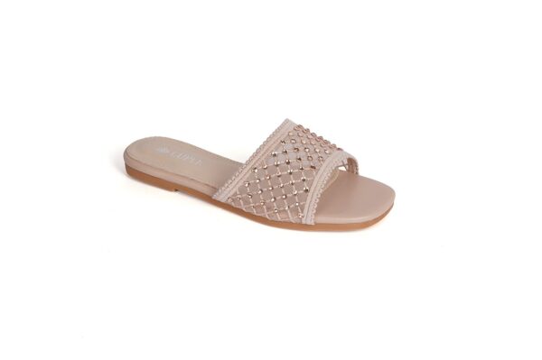 Girls' flats with an attractive shine