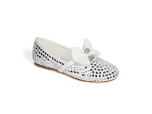 Girls' flats with an attractive shine