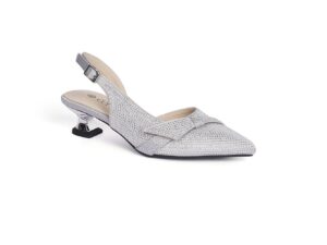 Girls' flats with an attractive shine