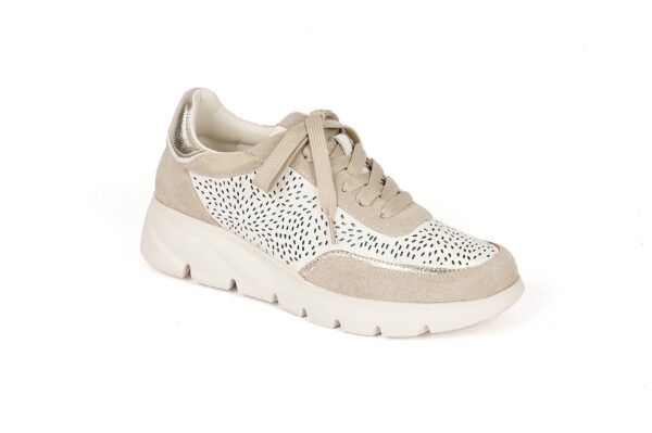 Modern Practical Sneaker