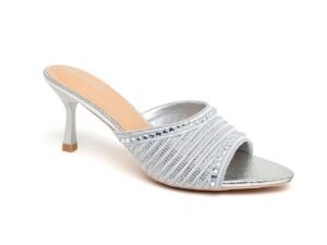 Modern sandals with elegant heels