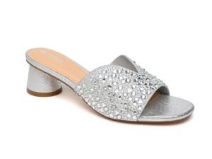 Modern sandals with elegant heels