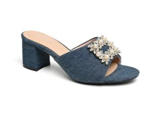 Modern sandals with elegant heels