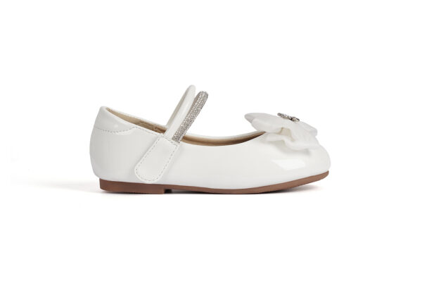 Girls' flats with an attractive shine - Image 5
