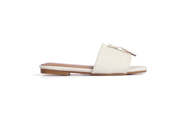 Girls' flats with an attractive shine - Image 5