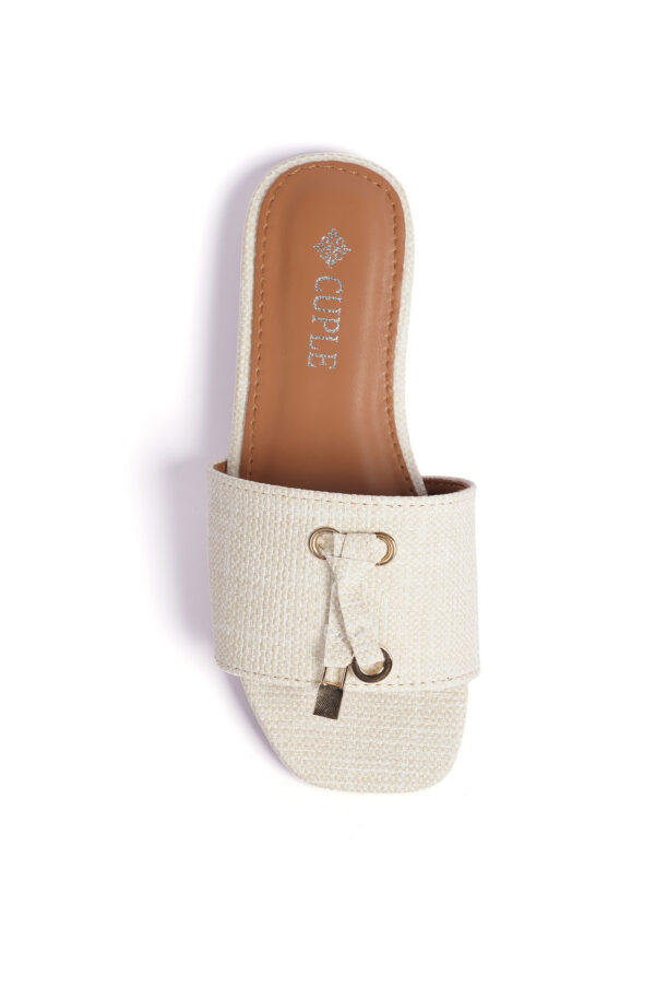 Girls' flats with an attractive shine - Image 6