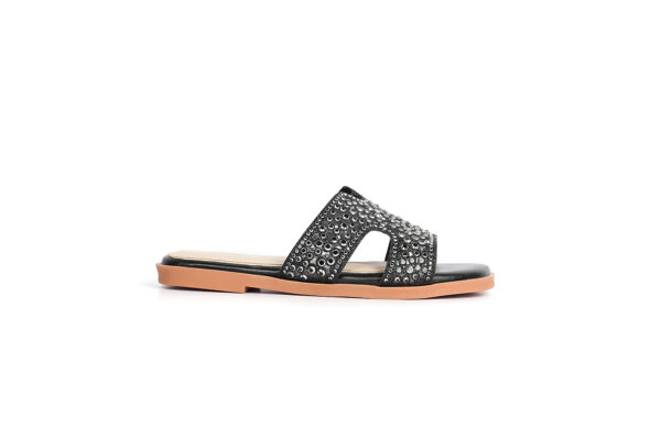 Girls' heeled shoes with a modern shine - Image 3