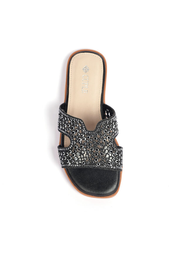 Girls' heeled shoes with a modern shine - Image 4